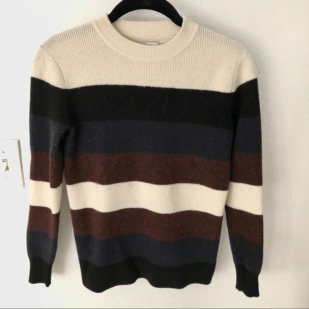 Harper Lane Colorblock Fitted Sweater